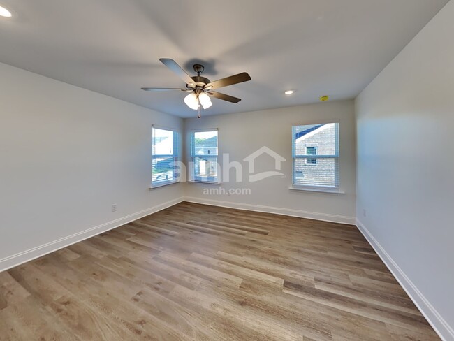 Building Photo - 212 Argea Dr