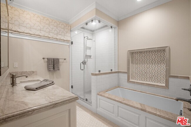 Building Photo - 3690 Crownridge Dr