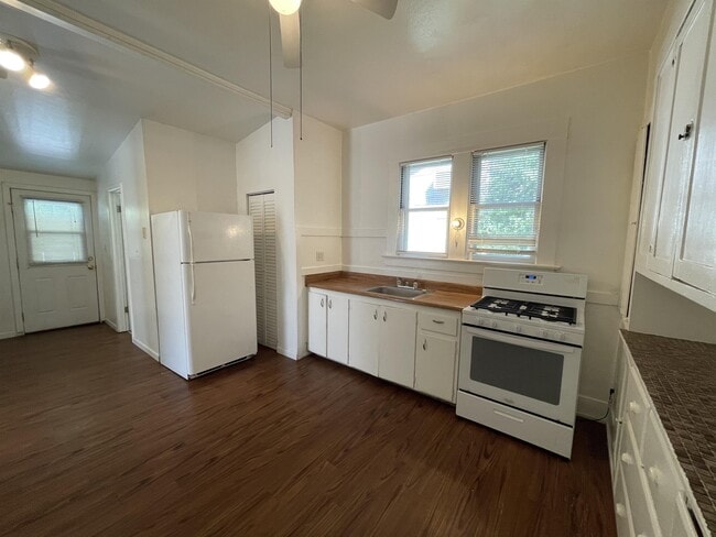 Building Photo - 960 Salem St