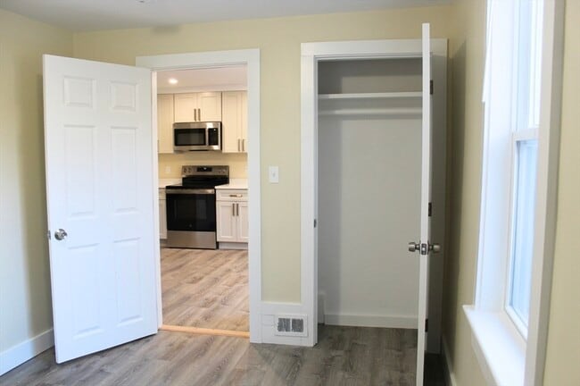 Building Photo - 78 Endicott St