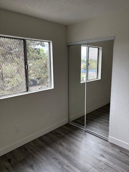 Building Photo - 9605 S Avalon Blvd