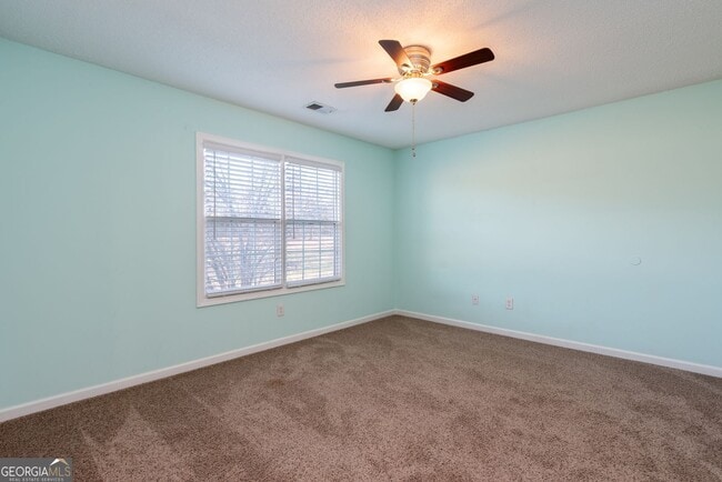 Building Photo - 135 Sandwood Dr