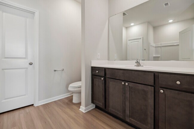 Building Photo - 452 Beechwood Hacienda Dr