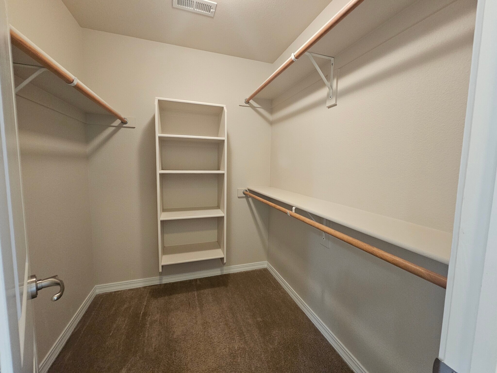 Building Photo - 2063 Velliquette Ln