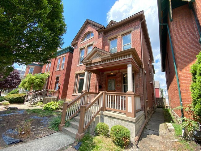Building Photo - 120 King Ave