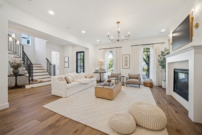 Building Photo - 2031 Sheridan St