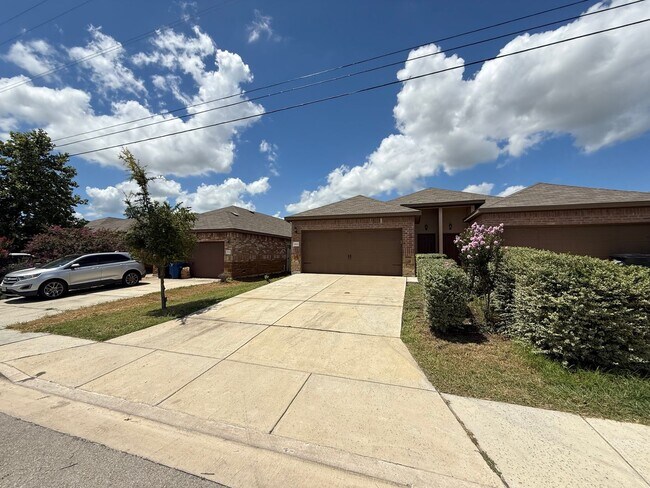 Building Photo - 2530-2532 Pahmeyer Rd