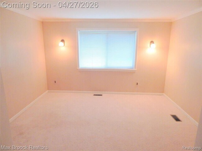 Building Photo - 116 E Hickory Grove Rd