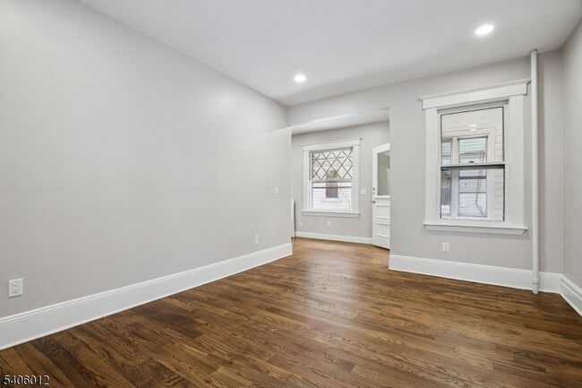 Building Photo - 99 Lincoln St