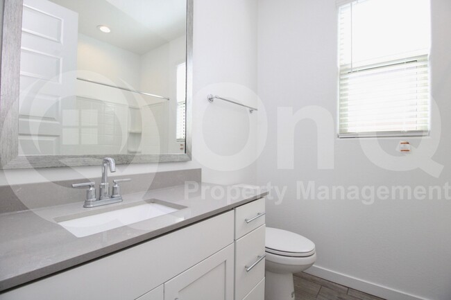 Building Photo - 8923 W Solano Dr