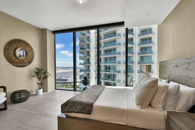 Building Photo - 1000 Biscayne Blvd