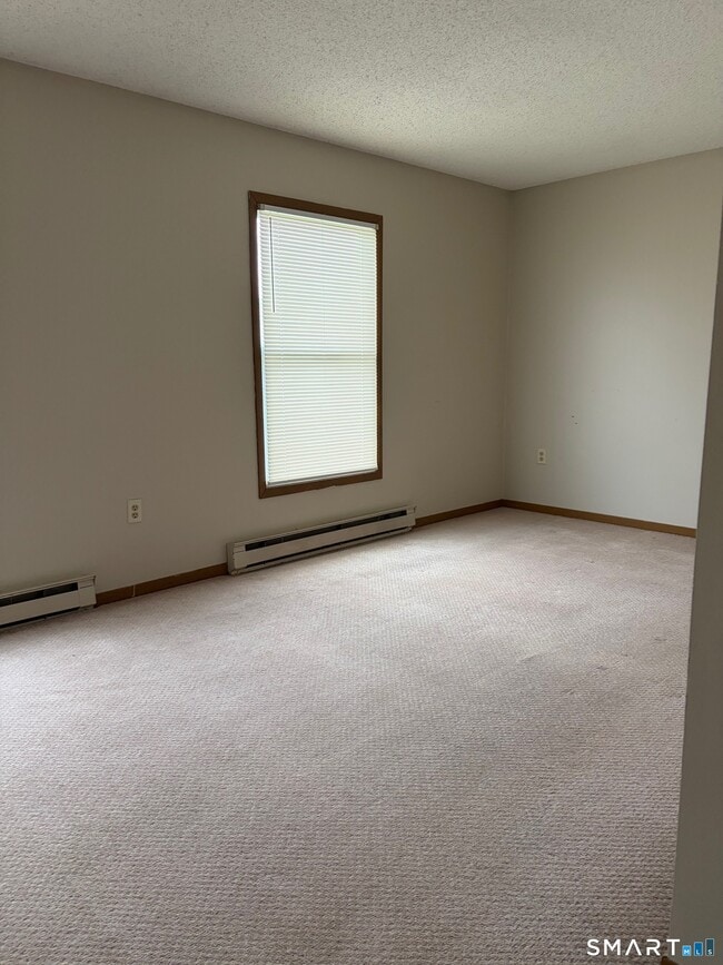 Building Photo - 158 Daley Dr