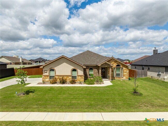 Building Photo - 2509 Meadow Lark Dr