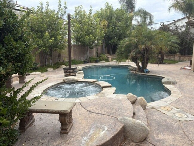Building Photo - 45486 Olive Ct