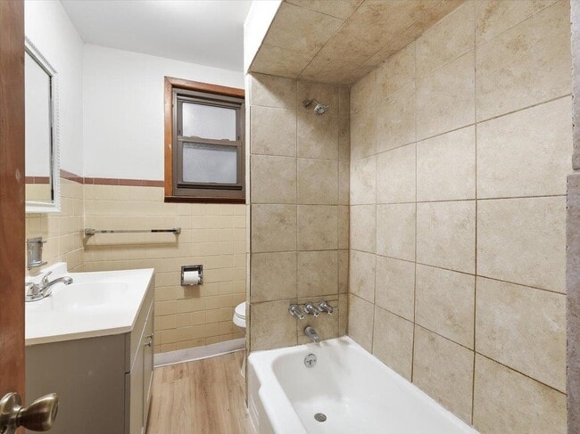 Building Photo - 98 W 47th St