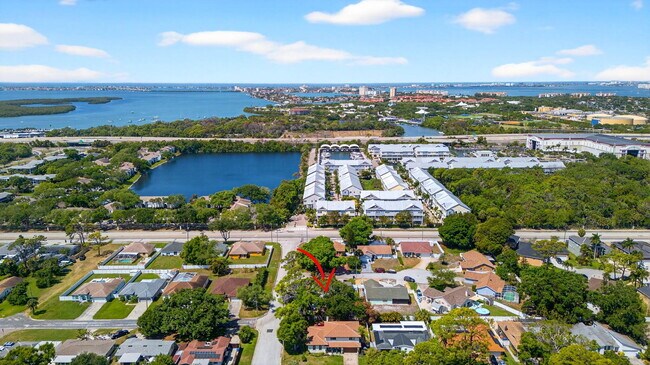 Building Photo - 6180 30th Ct S