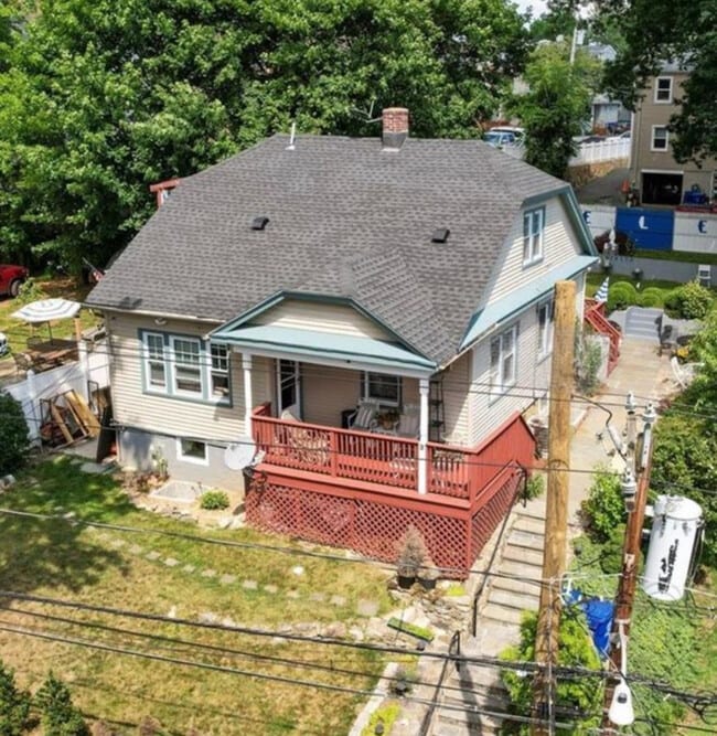 Primary Photo - 2 Oak St