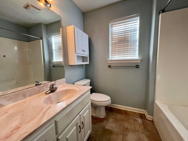 Building Photo - 16 Tacoma Dr