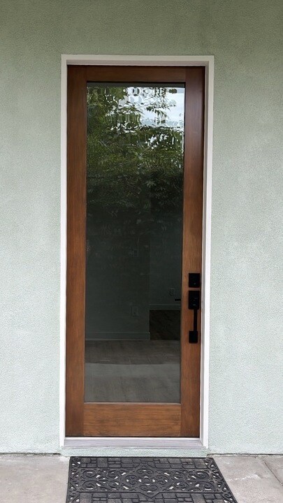 Building Photo - 4415 Stanbridge Ave