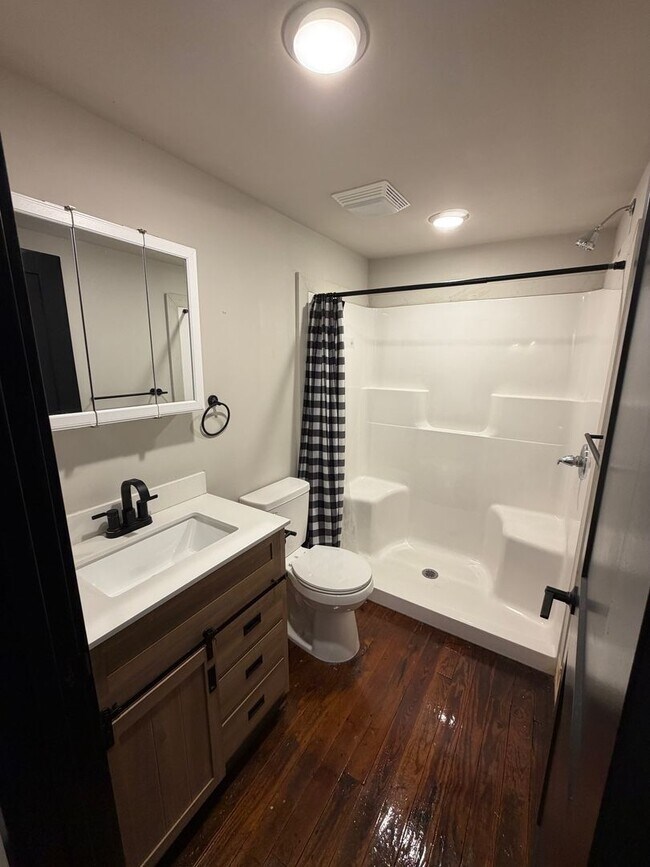 Building Photo - 1 Bed w/ 1.5 bath LOFT apartment with 2 car GARAGE - Hanover, PA