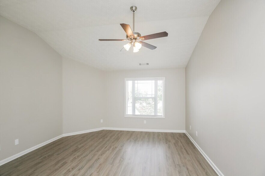 Building Photo - 8162 Brookbend Dr
