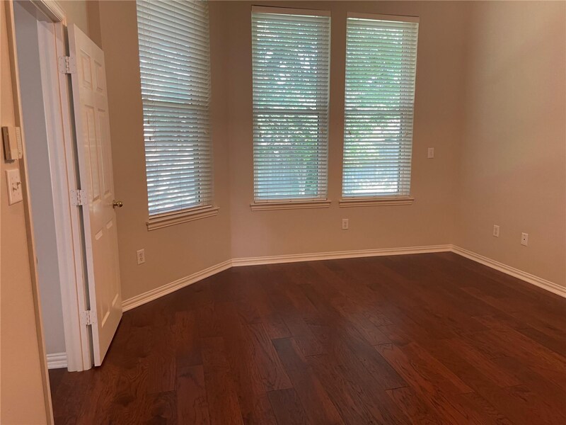 Building Photo - 716 Ticonderoga Dr