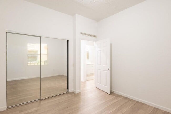 Building Photo - 1650 Presidential Way