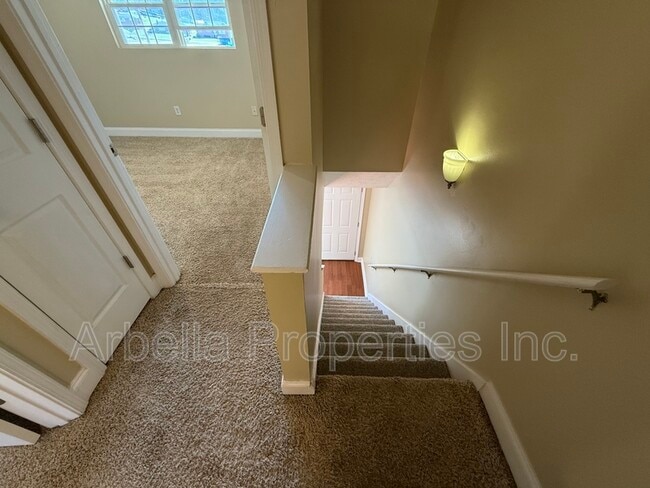 Building Photo - 133 Walker St