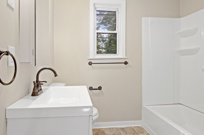 Building Photo - Coming Soon! Charming 3 Bedroom, 1.5 Bath ...