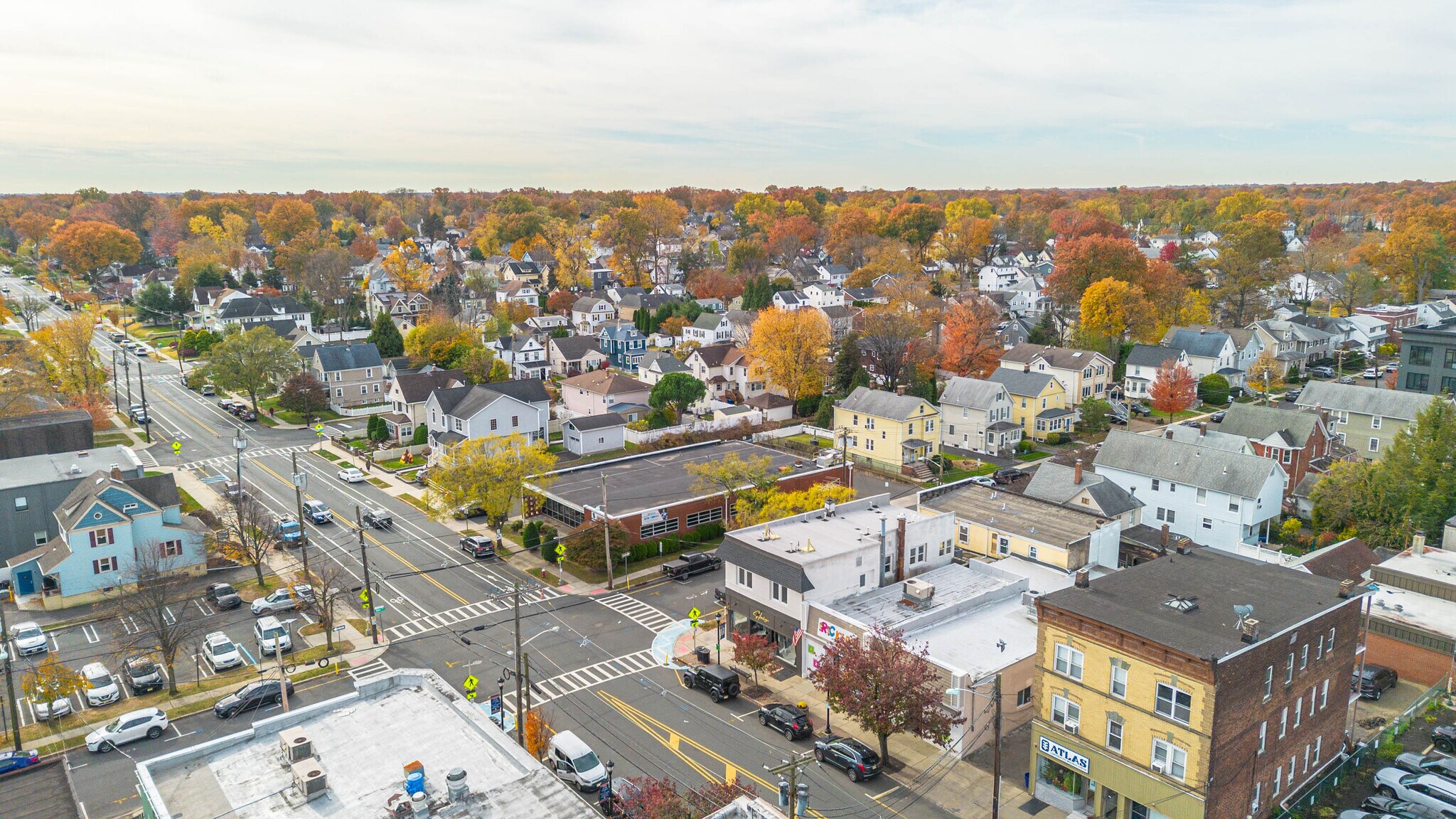 Building Photo - 114 Center St
