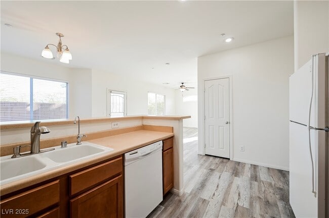 Building Photo - 7204 Rolling Shore Ct