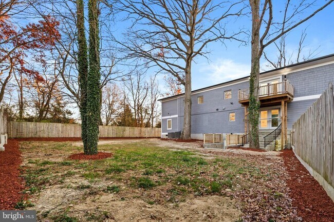 Building Photo - 6218 Suitland Rd