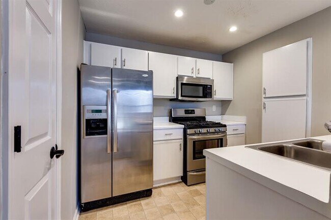 Building Photo - 5670 River Heights Crossing SE