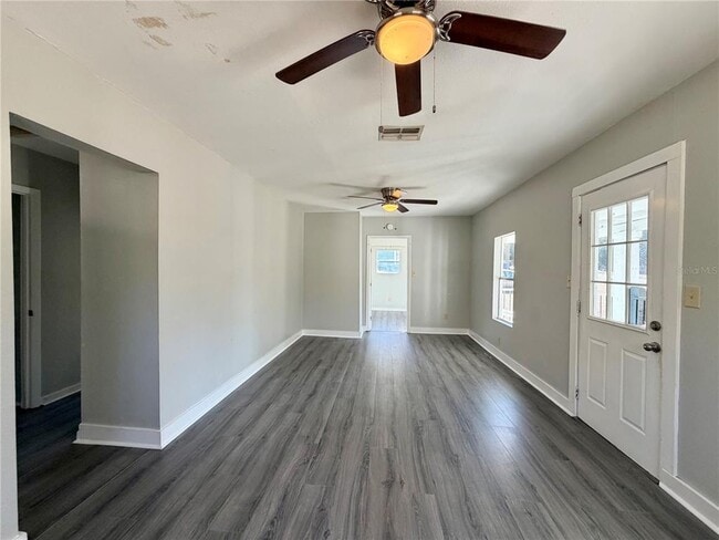 Building Photo - 506 Park Way