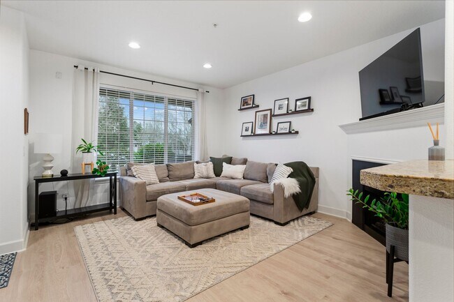 Building Photo - Bethany Beauty! 2 Bed 2.5 Bth + Office Townhome + 2 Car Garage + W/D + Wi-Fi Included