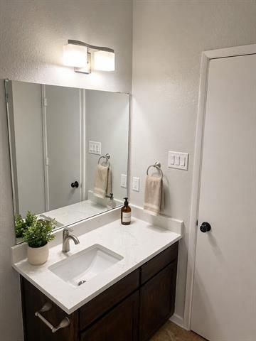 Building Photo - 517 Signal Hill Ct S