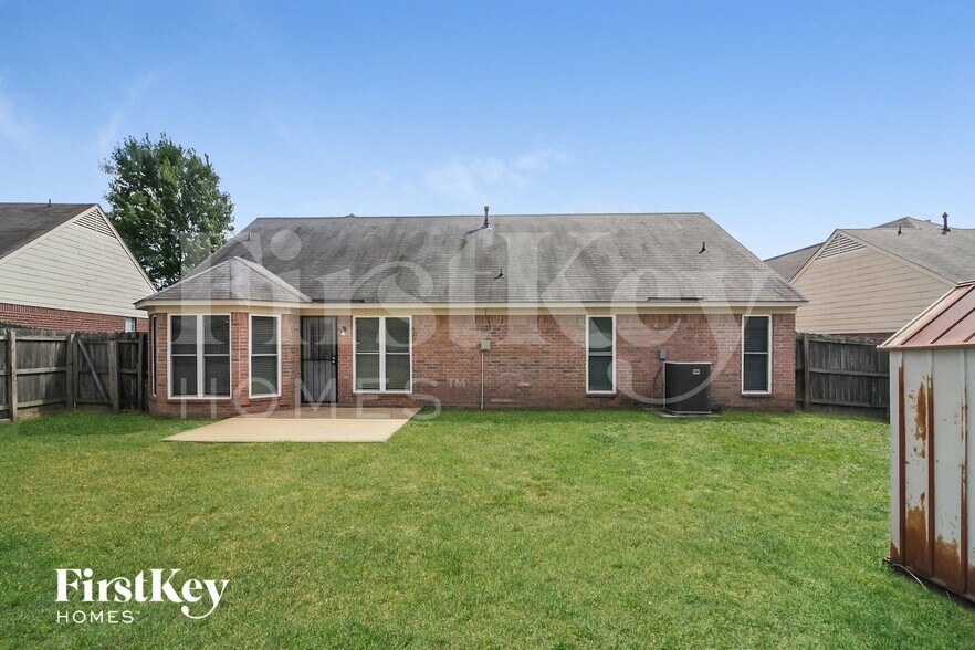 Building Photo - 1836 Roy Dr