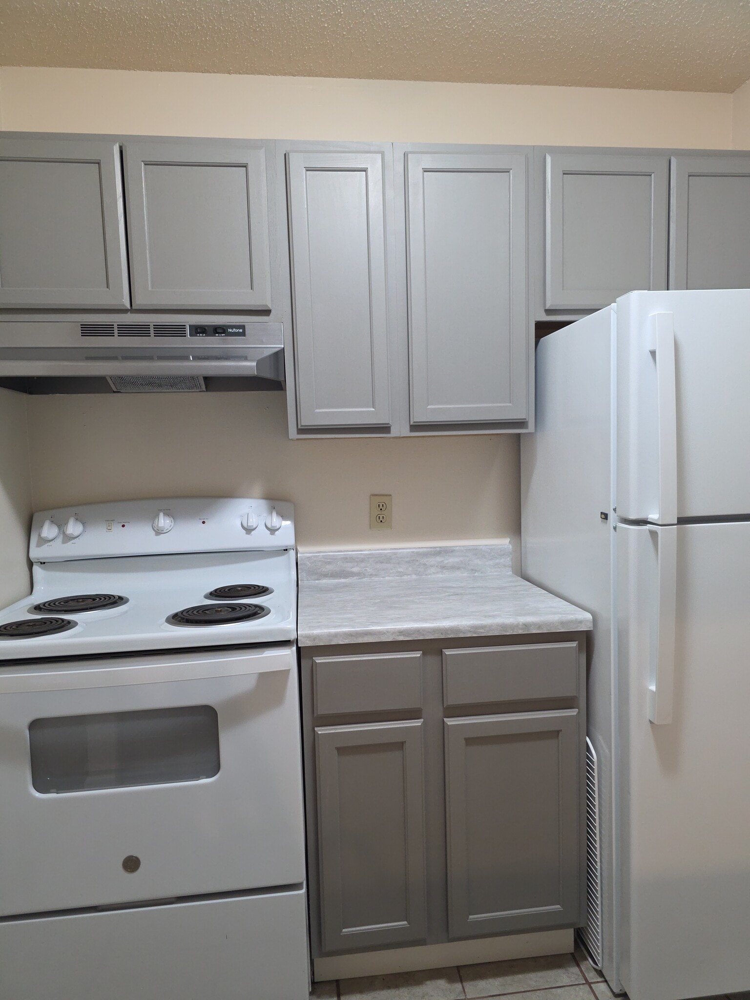 Building Photo - 115 Thornwild Dr