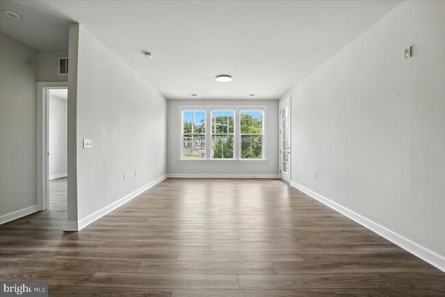 Building Photo - 3927 Fair Ridge Dr