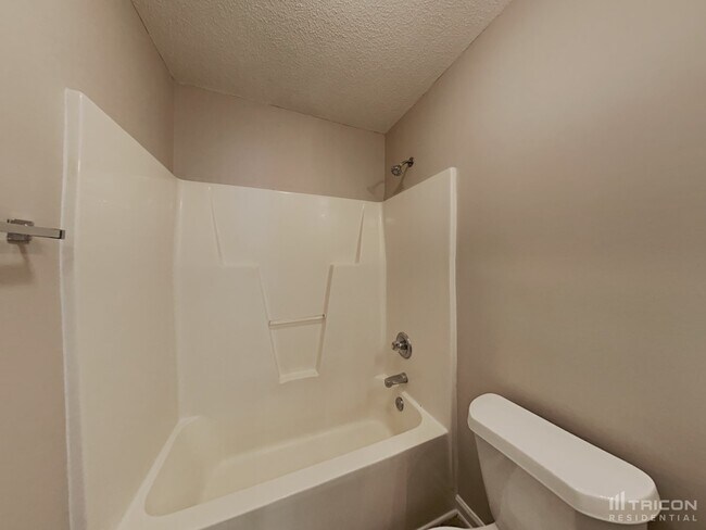 Building Photo - 81 Ashcott Dr