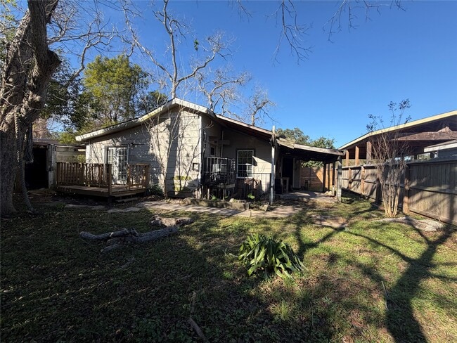 Building Photo - 323 Reppert St