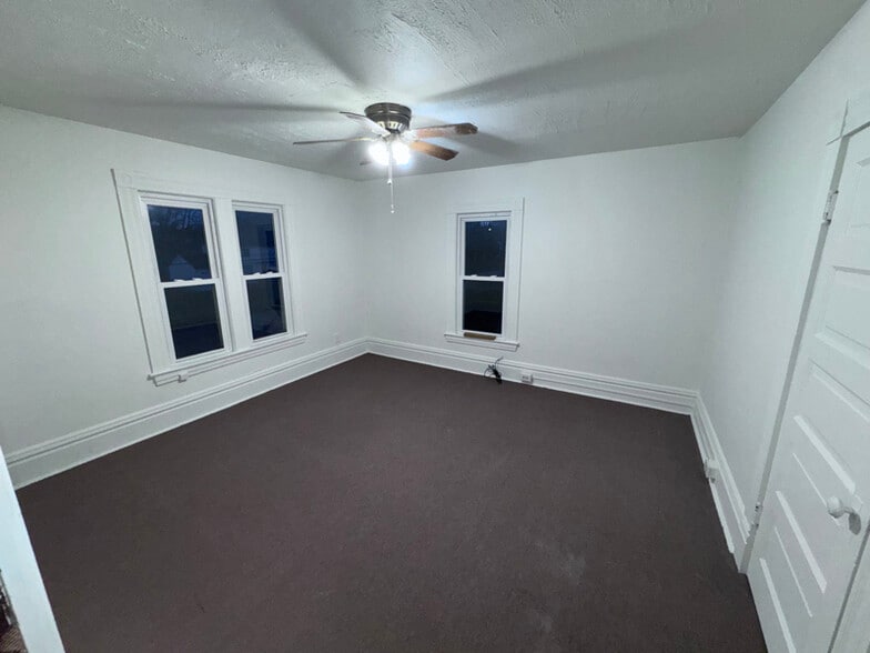 Building Photo - 650 W 3rd St