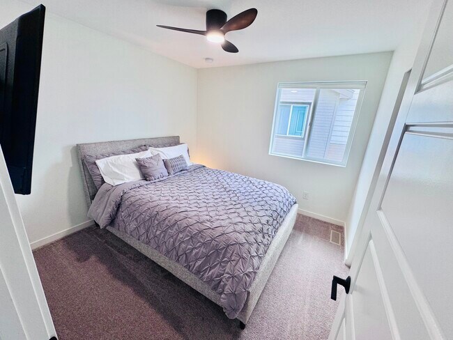 Building Photo - 18065 E 107th Pl