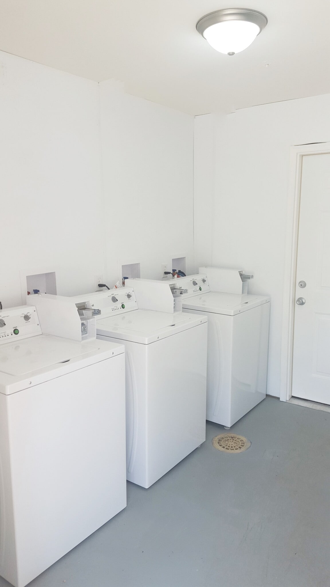 Laundry Room - 254 S Durkin Dr