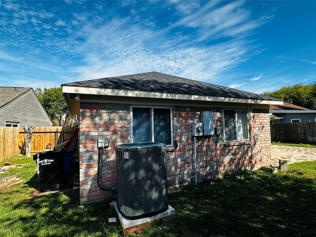 Building Photo - 12315 Dapple Ln