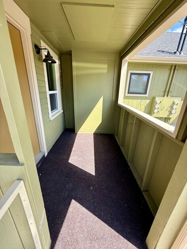 Building Photo - FULLY REMODELED 3 bedroom 1 bath Rental