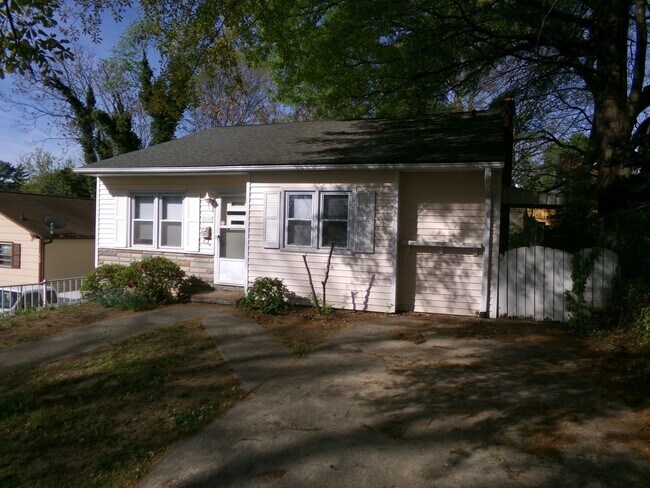 Building Photo - West Salem location