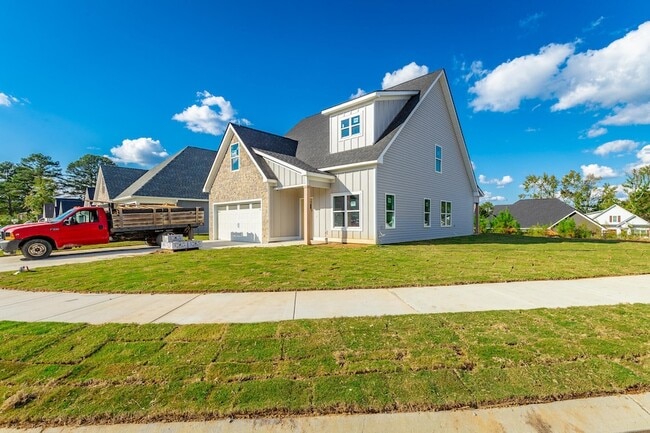 Primary Photo - 5085 Oop Rd