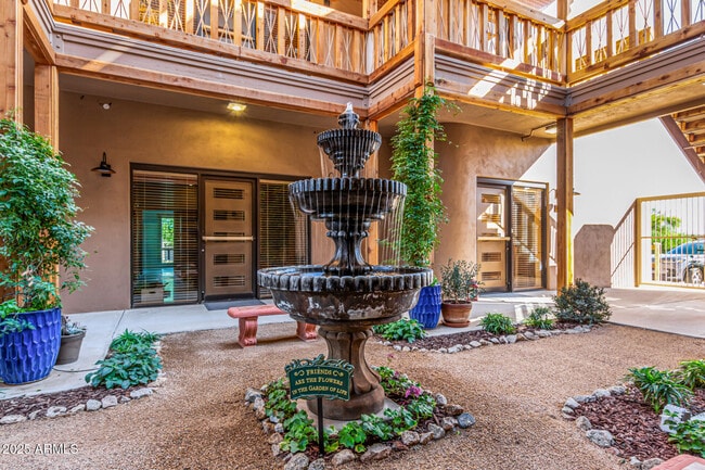 Building Photo - 12005 N Panorama Dr