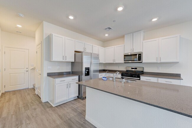 Building Photo - Newly Built 4 bedrooms in Cadence